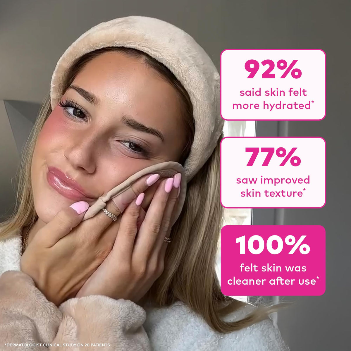 MakeUp Eraser 7-Day Set Sweet Cream displayed on a vanity