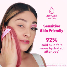 MakeUp Eraser Mini cloth being used to remove makeup