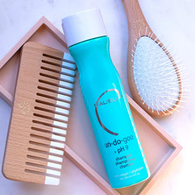 Malibu C Un-Do-Goo Clarifying Shampoo with fresh ingredients