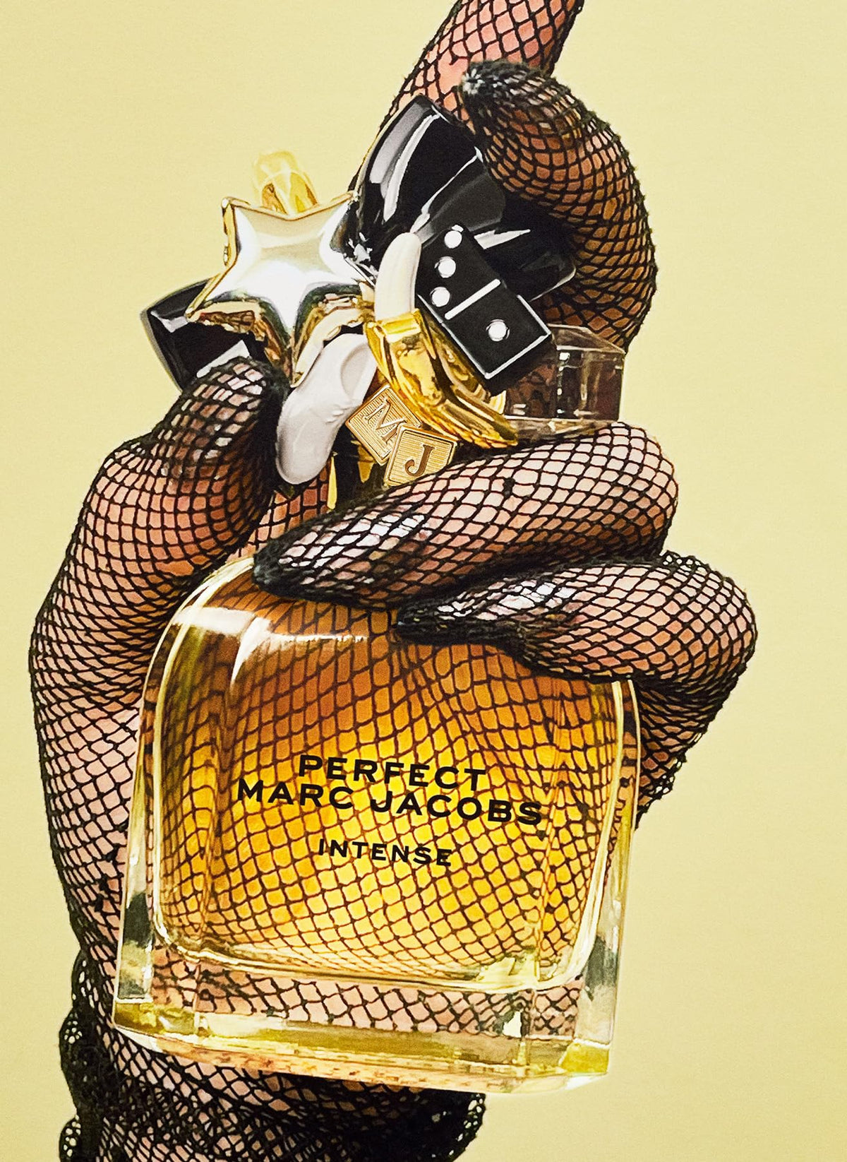 Marc Jacobs Perfect Intense Eau de Parfum lifestyle scene