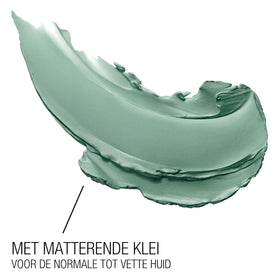 MAYBELLINE Fit Me Foundation with applicator close-up