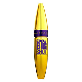 MAYBELLINE mascara applied on model's lashes
