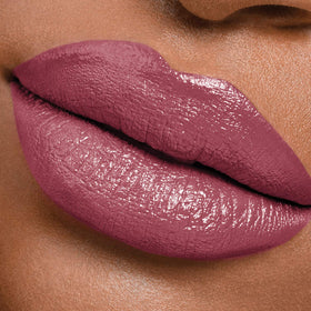 MAYBELLINE Super Stay 24 Liquid Lipstick Wear On Wildberry close-up