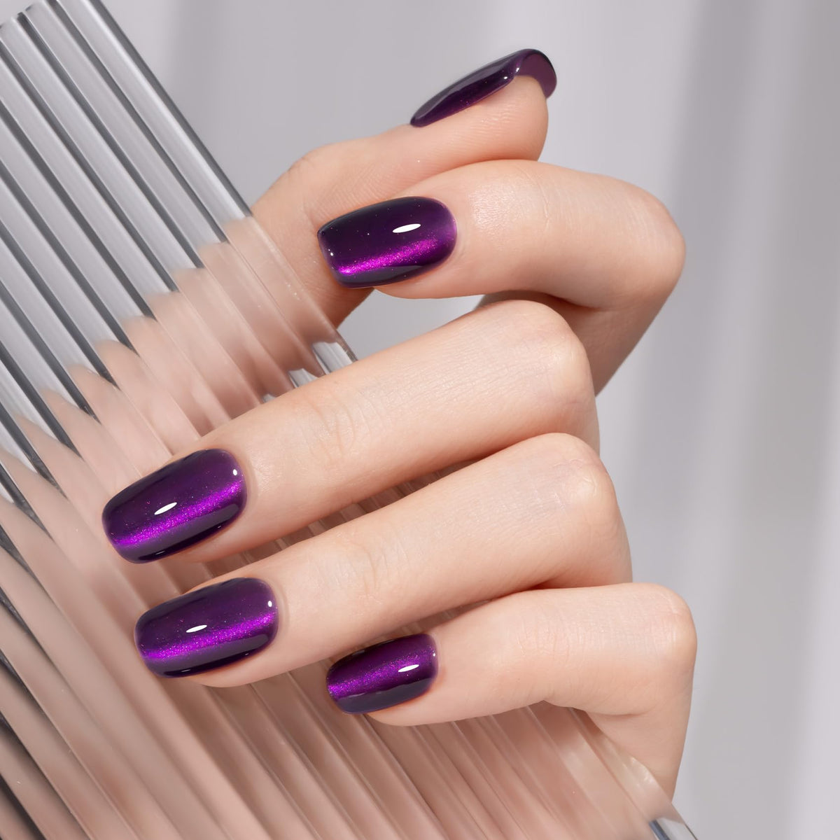 MAYCHAO Cat Eye Gel Nail Polish 15ML purple gel close-up