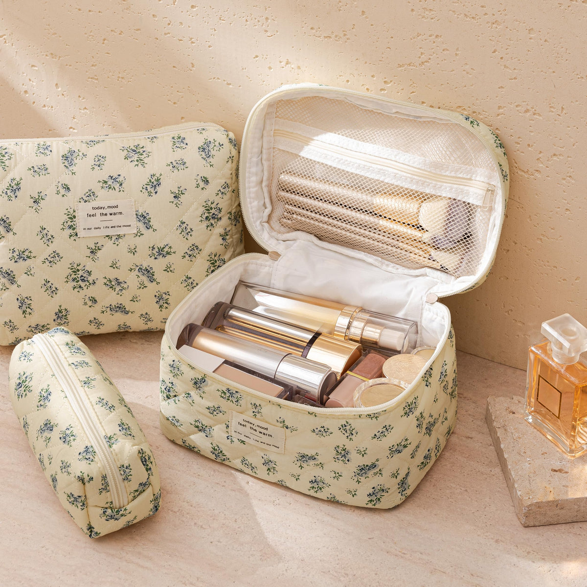 Medium HBselect makeup bag showing interior storage