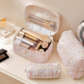 Medium HBselect makeup bag with floral pattern and open view