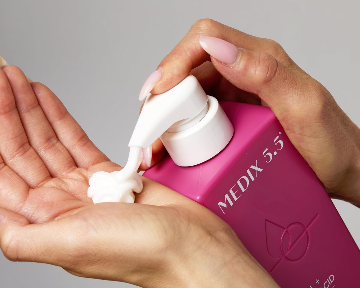 Medix 5.5 Retinol Body Lotion application on skin
