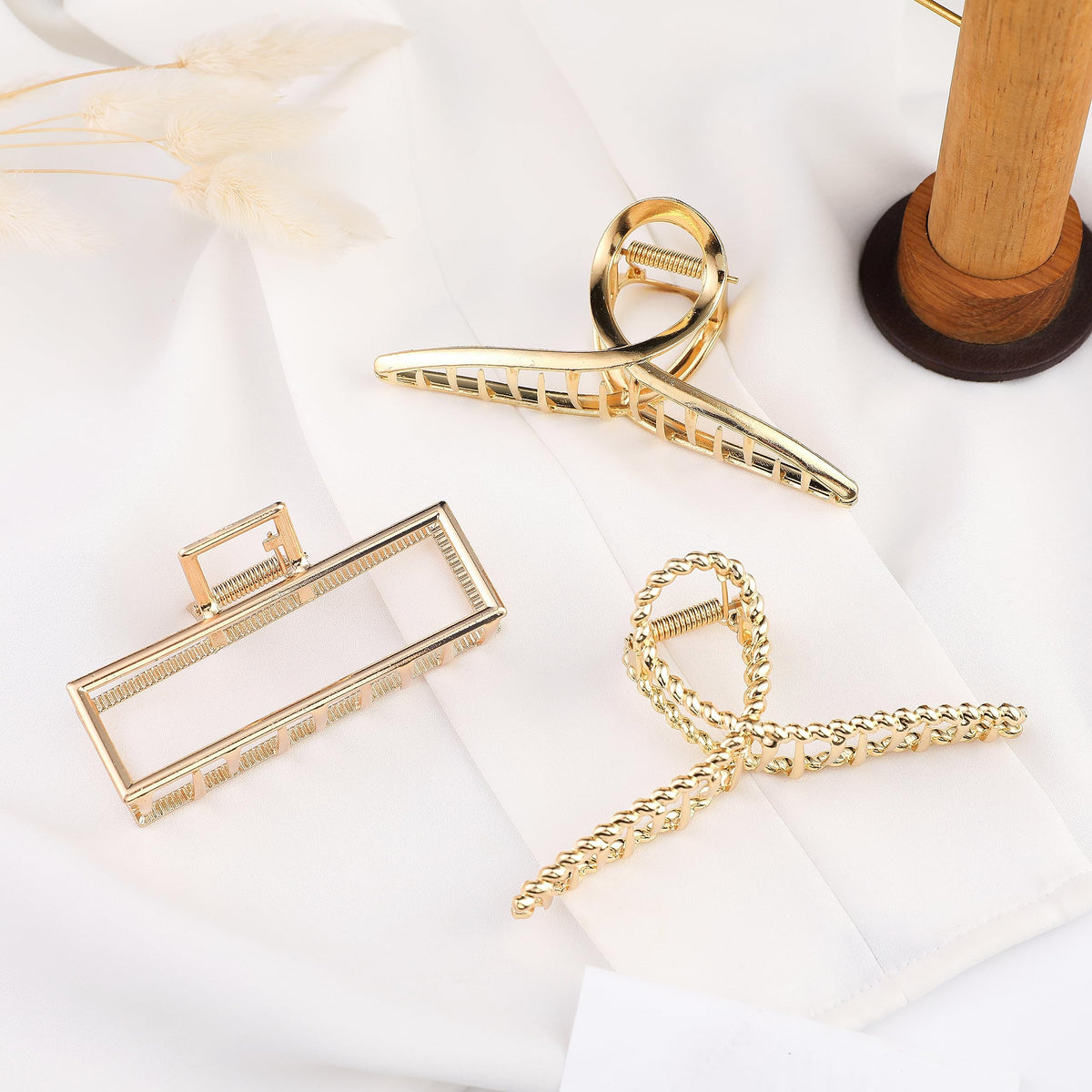 Mehayi claw clips displayed with various hairstyles