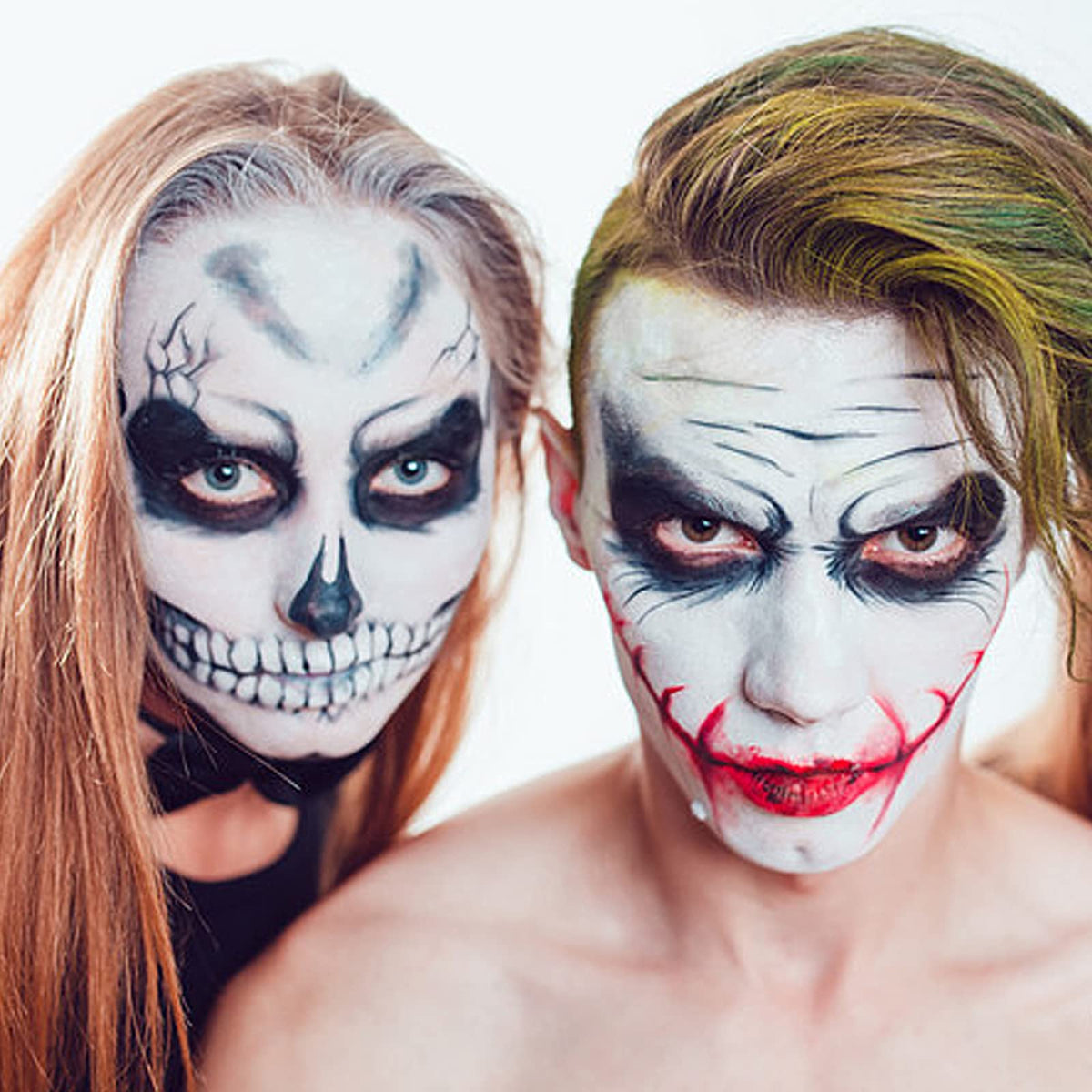 MEICOLY face paint set with sponges on a table