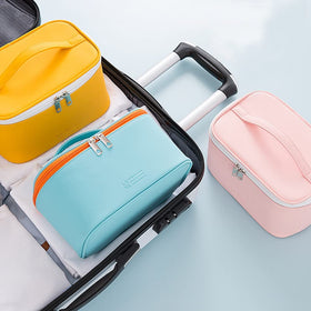 Meiyuuo Travel Makeup Bag with open zipper