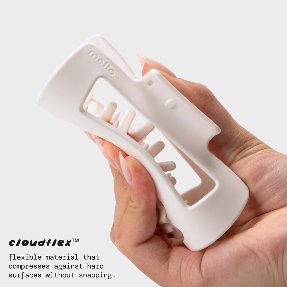 MELLO Medium Hair Clip in white, side view