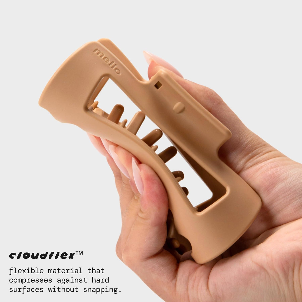 MELLO Medium Hair Clip showing flexible design