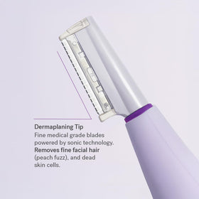 MICHAEL TODD Sonicsmooth Dermaplane Razor close-up of safety edge