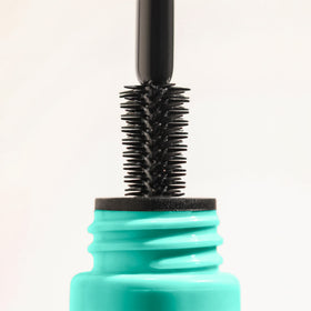 Milani mascara back view of packaging