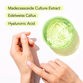 MIRACLAIR Aloe Vera Gel texture close-up