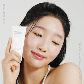 mixsoon Bean Sunscreen texture on hand