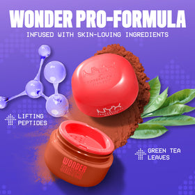 Model applying NYX Wonder Snatch Setting Powder