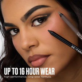 Model applying URBAN DECAY 24/7 Glide-On Eyeliner