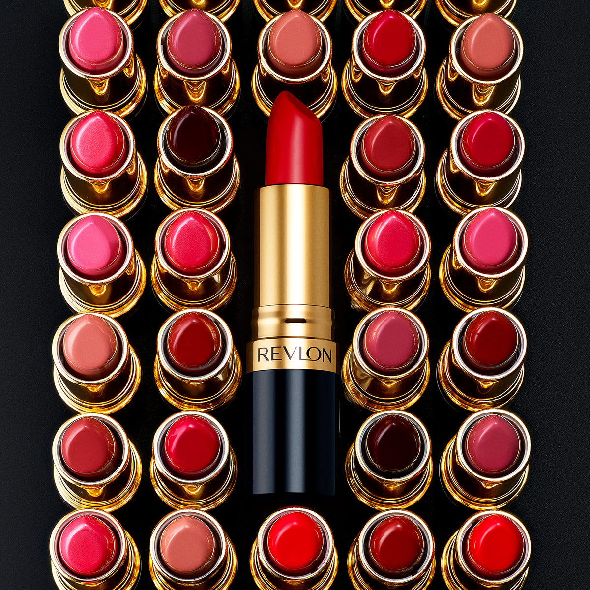 Model wearing REVLON Super Lustrous Lipstick Brazilian Tan 672