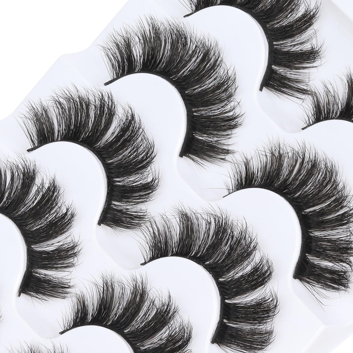 Model wearing Veleasha Fluffy False Eyelashes