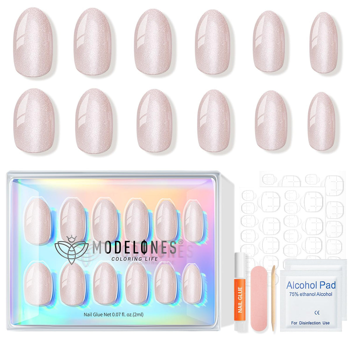 modelones Cat Eye Press on Nails applied on fingers