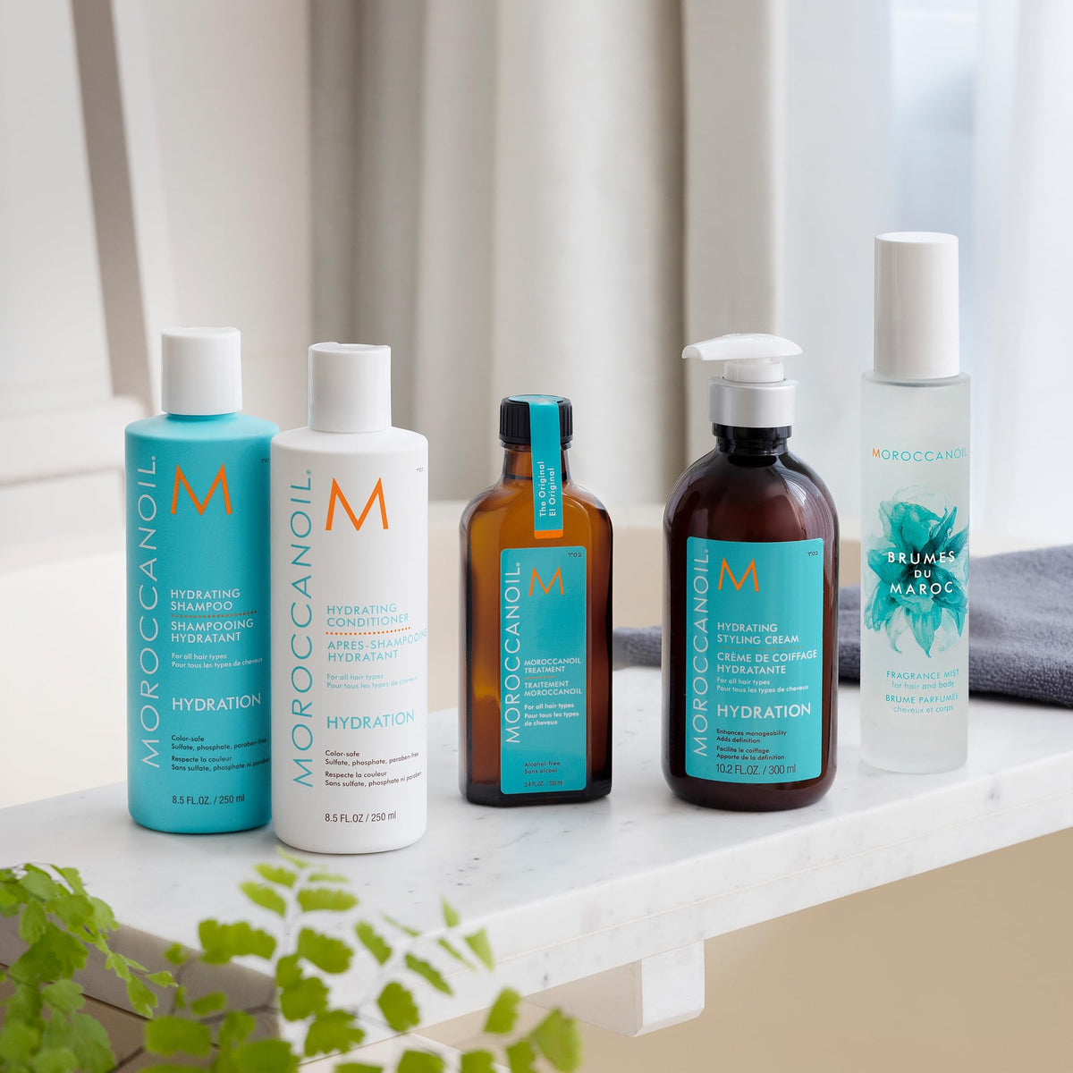 Moroccanoil Hydrating Styling Cream application on hair