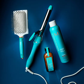 Moroccanoil Luminous Hairspray application on styled hair