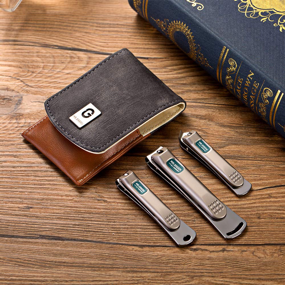 MR.GREEN nail clippers set in travel case