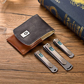 MR.GREEN nail clippers set in travel case