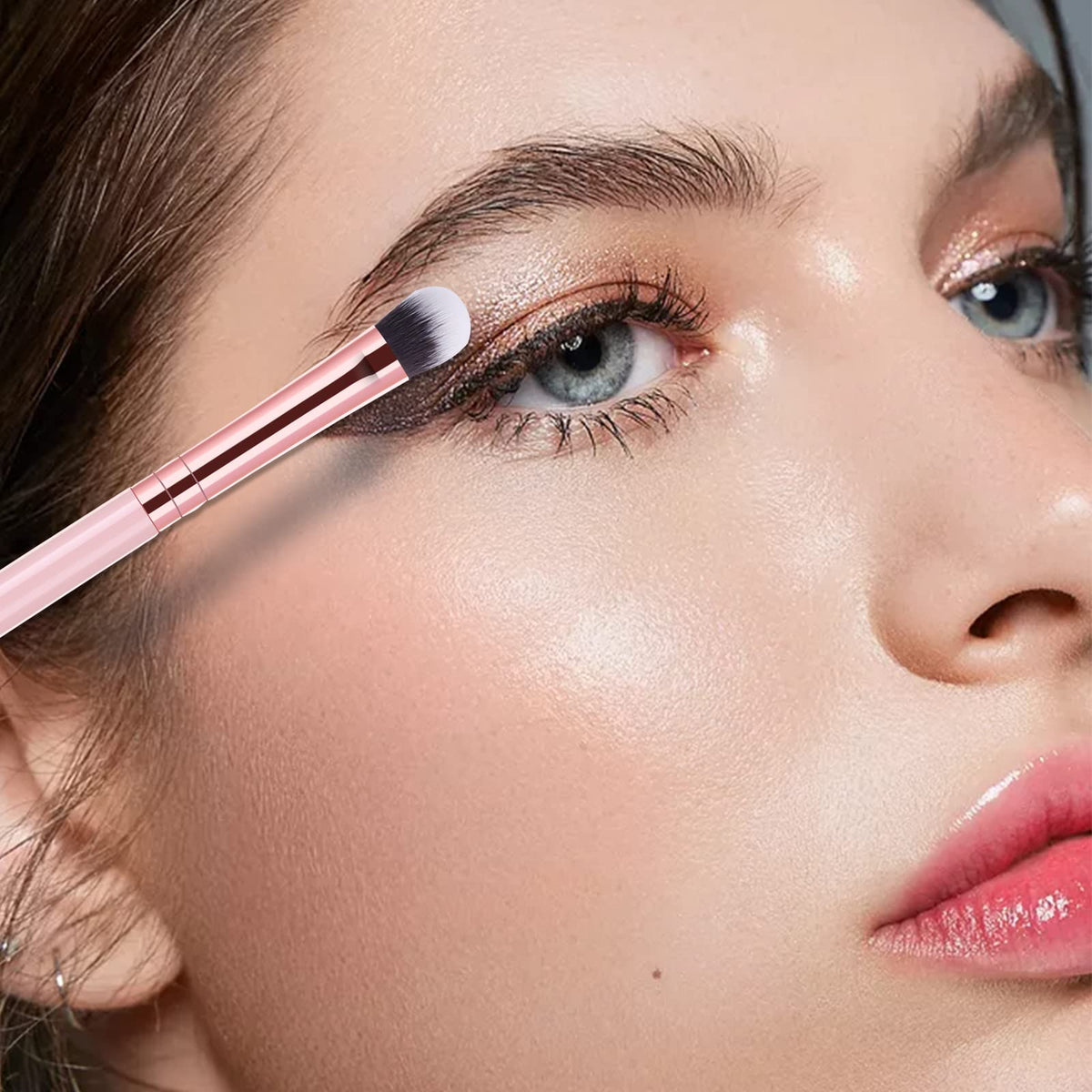 MSQ eyebrow brush in pink wood handle
