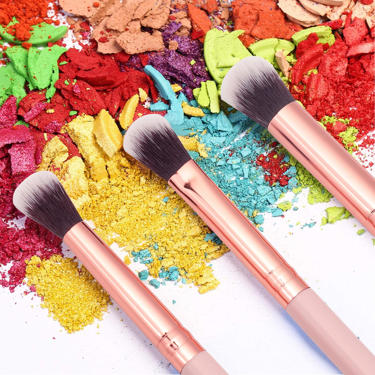 MSQ eyeliner brush with fine tip for precise application