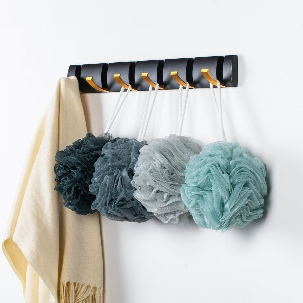 MTDLYICE loofah sponge set displayed on a shelf