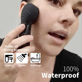 NågraCoola Silicone Face Scrubber in hand demonstrating size