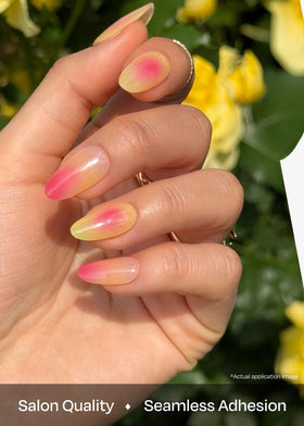 Nail file included in ohora Semi Gel Nail Strips set