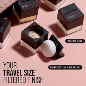 NAPH H.U.D.A BEAUTY Mini Easy Bake Loose Powder in travel bag