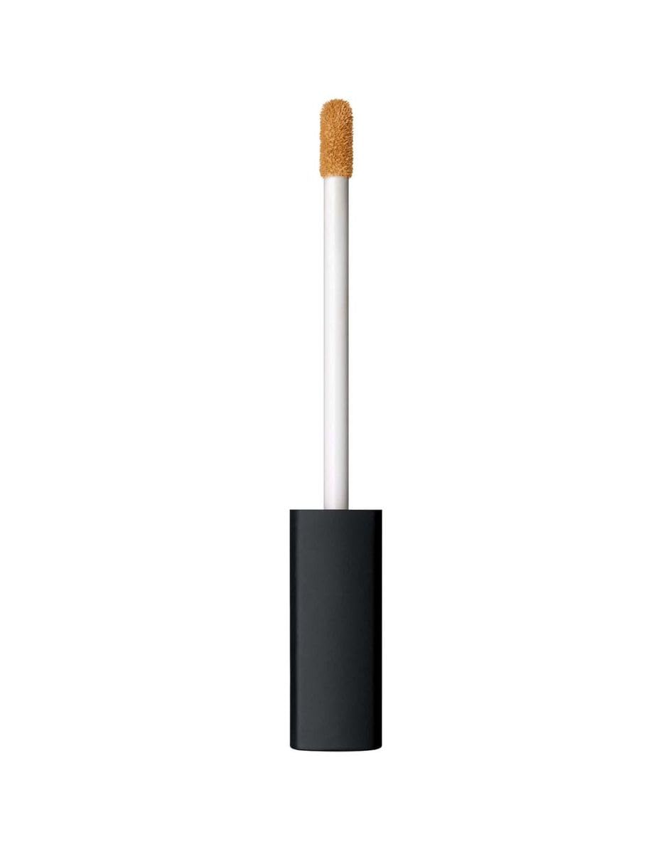 NARS Radiant Creamy Concealer Deep 0 Chocolat applicator close-up