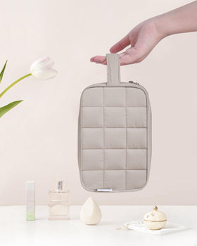 Narwey Quilted Makeup Bag dimensions displayed