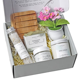 NATURAL AMOR Spa Gift Basket front view with decorative packaging