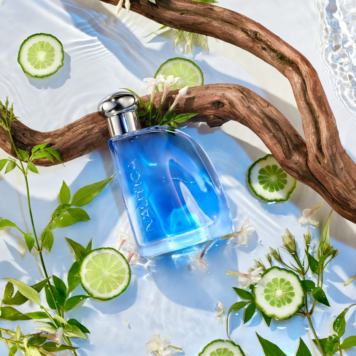 Nautica Blue Eau de Toilette bottle cap close-up