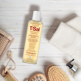 Neutrogena T/Sal Shampoo with fresh hair after use