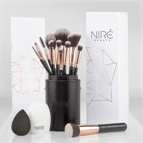 Niré 15 Piece Makeup Brush Set in black and rose gold front view