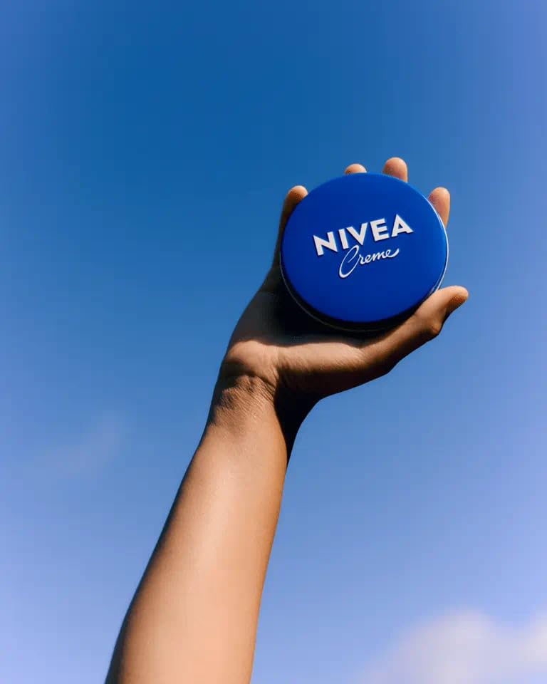NIVEA Creme texture close-up