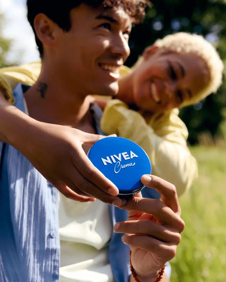 NIVEA Creme tin with Provitamin B5 label