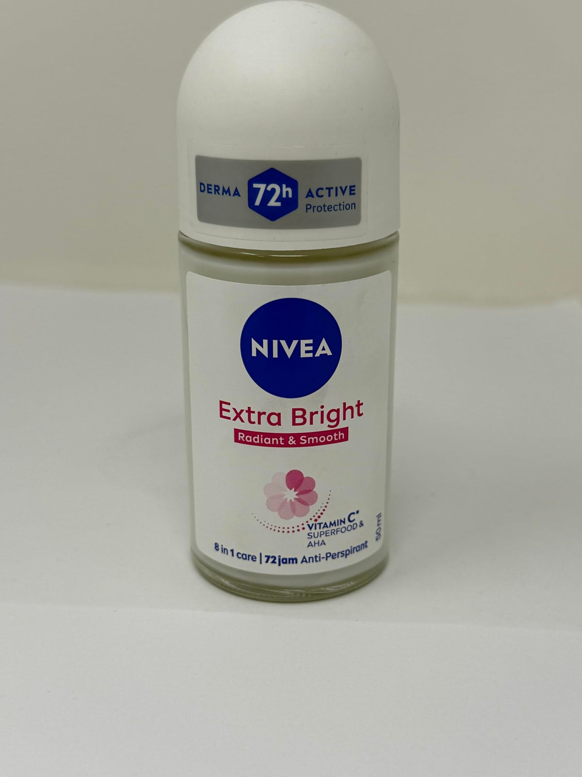 NIVEA Extra Bright Roll-On Deodorant lifestyle scene