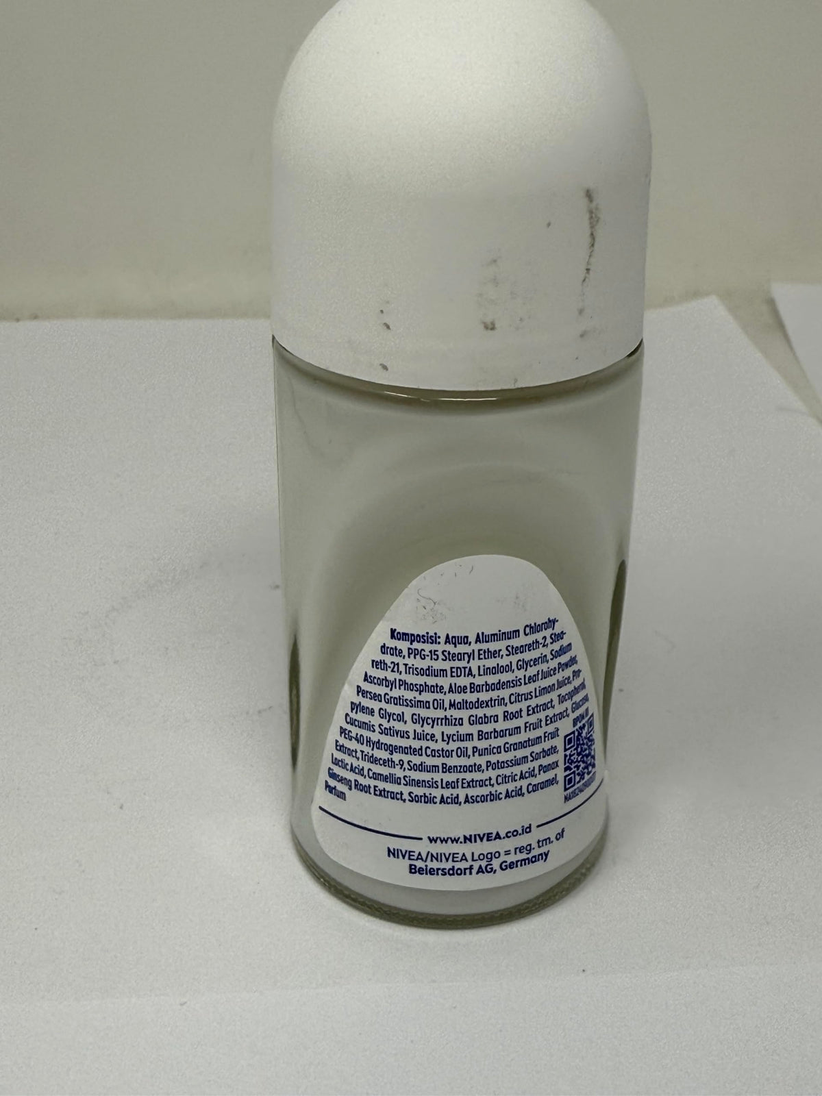NIVEA Extra Bright Roll-On Deodorant packaging details