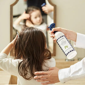 Noodle & Boo Hair Polish Detangler application on fine hair