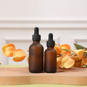 NOOEEISS dropper bottles in a beauty setting