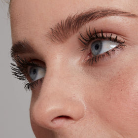 NYX On The Rise Lash Primer 30g with mascara