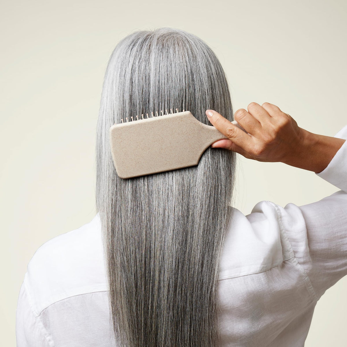 Odele Vegan Leave-In Conditioner lifestyle shot