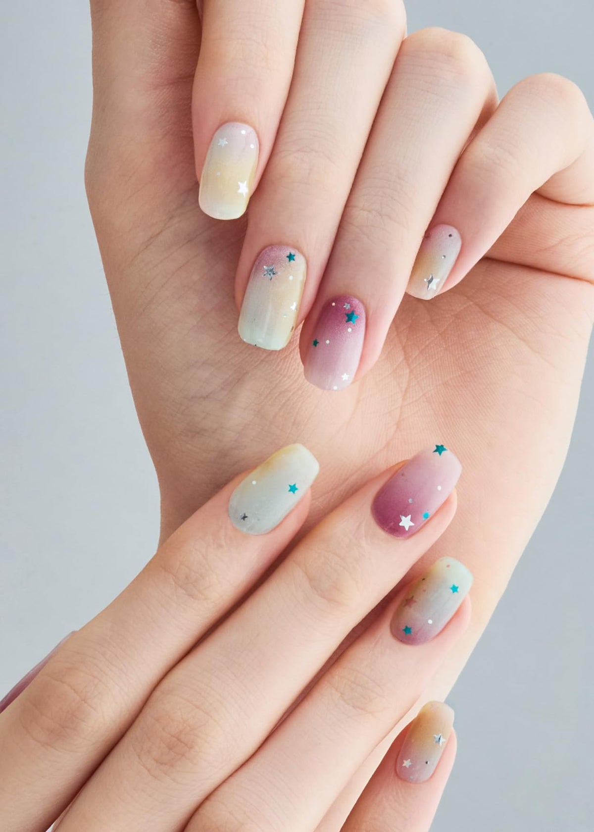 ohora Semi Gel Nail Strips Tartan Bustier design close-up